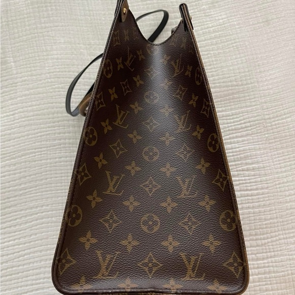 Louis Vuitton Monogram Tote Bag - Picture 6 of 13